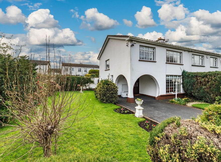 199 The Oaks, Newbridge, W12DT66