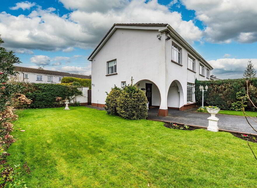 199 The Oaks, Newbridge, W12DT66