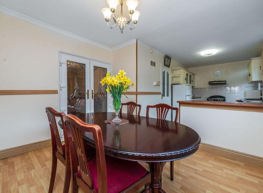 199 The Oaks, Newbridge, W12DT66