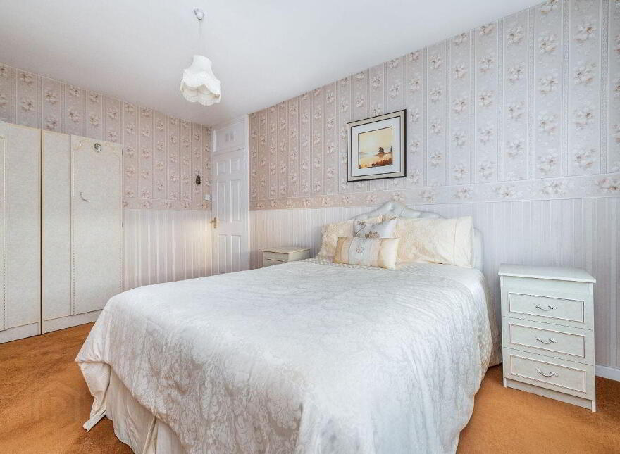 199 The Oaks, Newbridge, W12DT66
