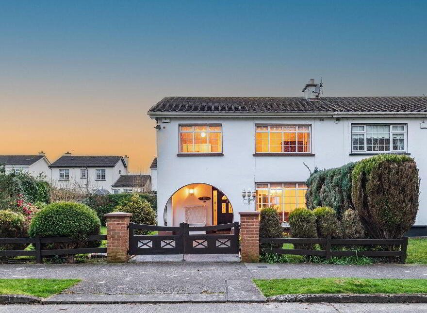 199 The Oaks, Newbridge, W12DT66