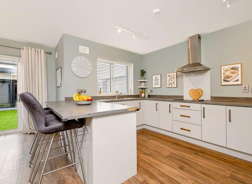 15 Manor Grove, Rocksborough Manor, Mulgannon, Y35K2H2