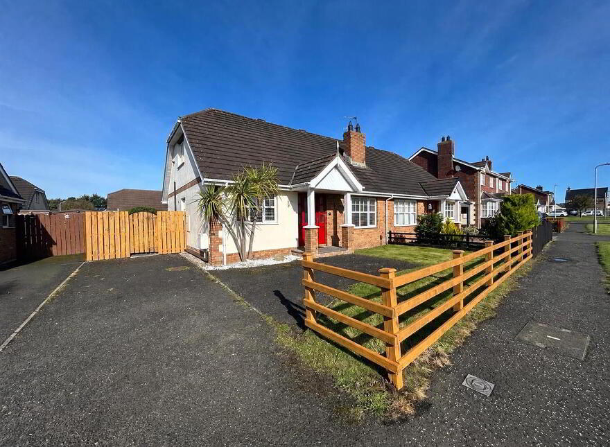 135 Sevenoaks, Waterside, L'Derry, BT47 6BD