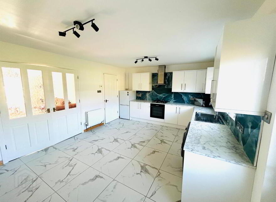 135 Sevenoaks, Waterside, L'Derry, BT47 6BD