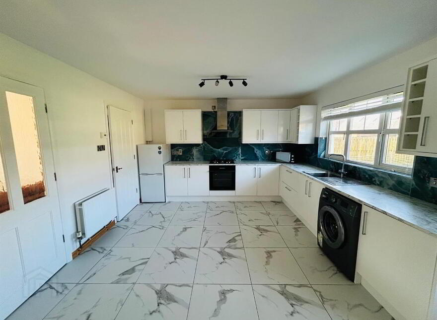 135 Sevenoaks, Waterside, L'Derry, BT47 6BD