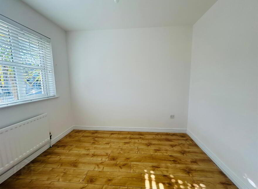 135 Sevenoaks, Waterside, L'Derry, BT47 6BD