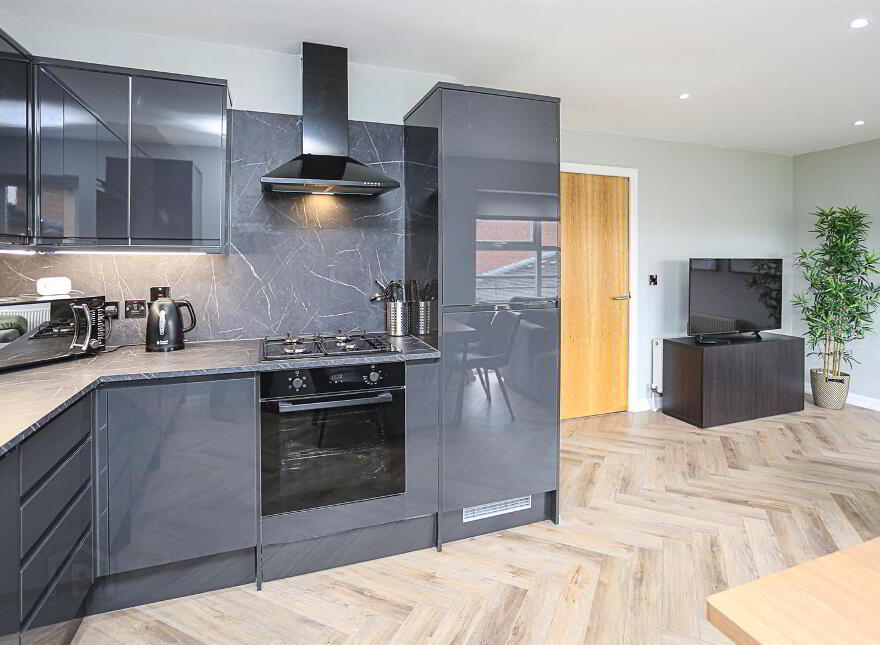 Apt 7, 16 Lewis Mews, Belfast, BT4 1FY