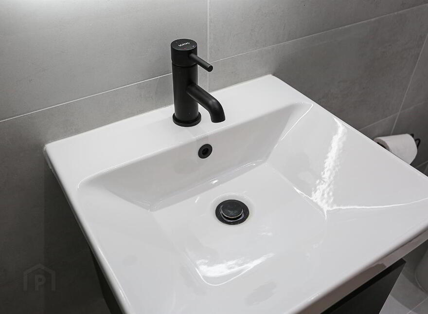 Apt 7, 16 Lewis Mews, Belfast, BT4 1FY