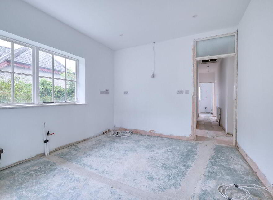 Ardagh Village, Ardagh, N39RX73