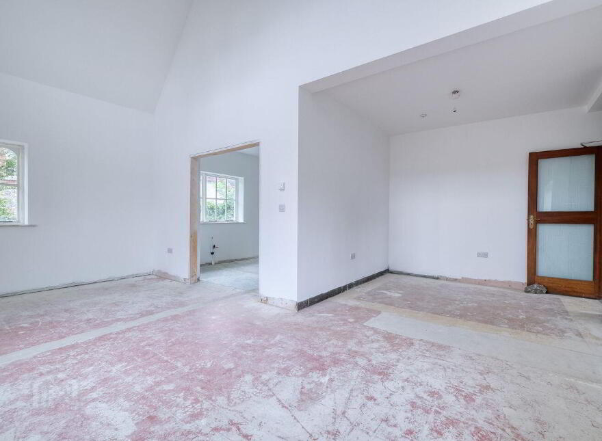 Ardagh Village, Ardagh, N39RX73