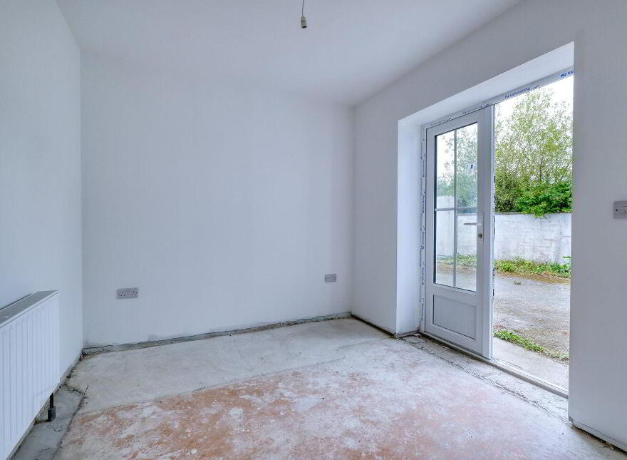 Ardagh Village, Ardagh, N39RX73