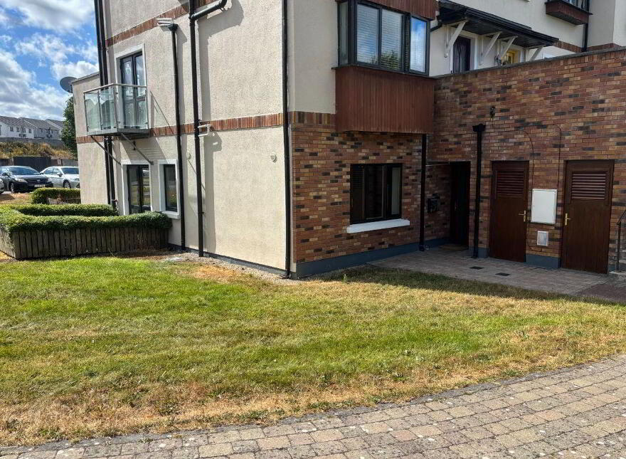 1 Macregol Cuirt, Birr, R42VX22 photo