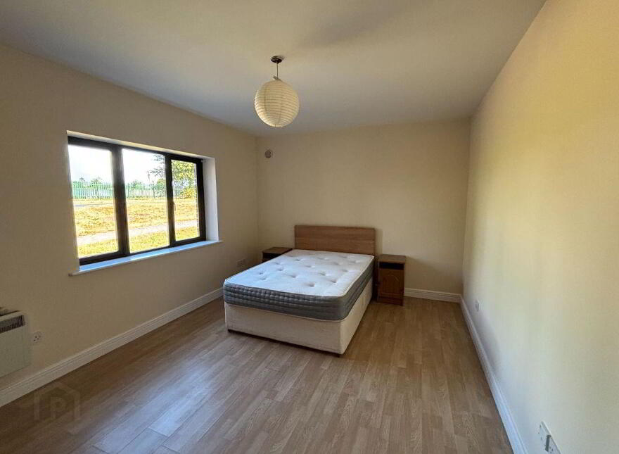 1 Macregol Cuirt, Birr, R42VX22