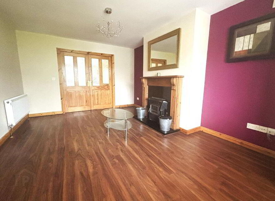 18 Rathcluain, Kiltimagh, F12V883
