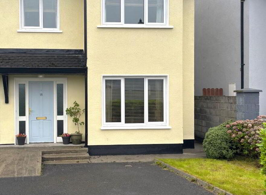 18 Rathcluain, Kiltimagh, F12V883