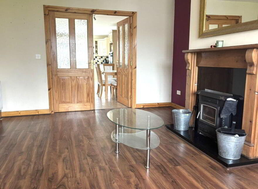 18 Rathcluain, Kiltimagh, F12V883