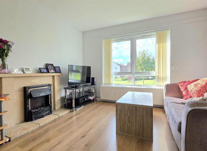 33 Sunnylands Grove, Carrickfergus, BT38 8NR