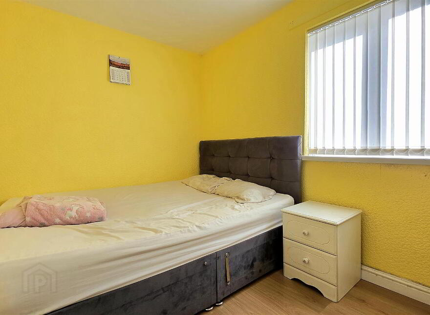 33 Sunnylands Grove, Carrickfergus, BT38 8NR