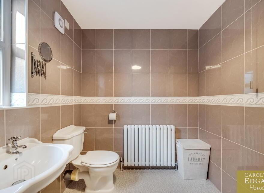 4 Riverside Avenue, Bangor, BT20 4RX
