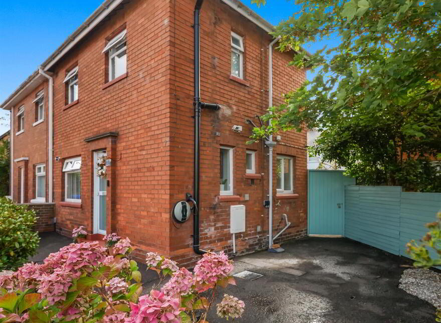 1 Chesham Gardens, Off Ardenlee Avenue, Belfast, BT6 8GX