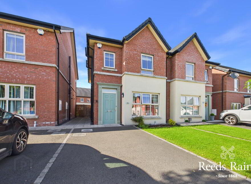 16 Lynn Hall Grove, Bangor, BT19 1LT