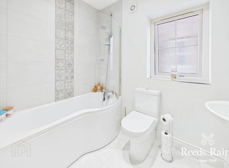 16 Lynn Hall Grove, Bangor, BT19 1LT