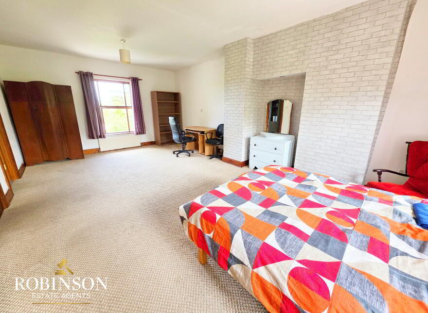 SUBSTANTIAL 5/6 BEDROOM COASTAL HOME, Ballyconnell, Falcarragh, F92X4V9