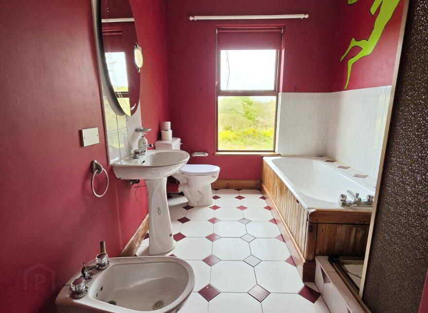 SUBSTANTIAL 5/6 BEDROOM COASTAL HOME, Ballyconnell, Falcarragh, F92X4V9