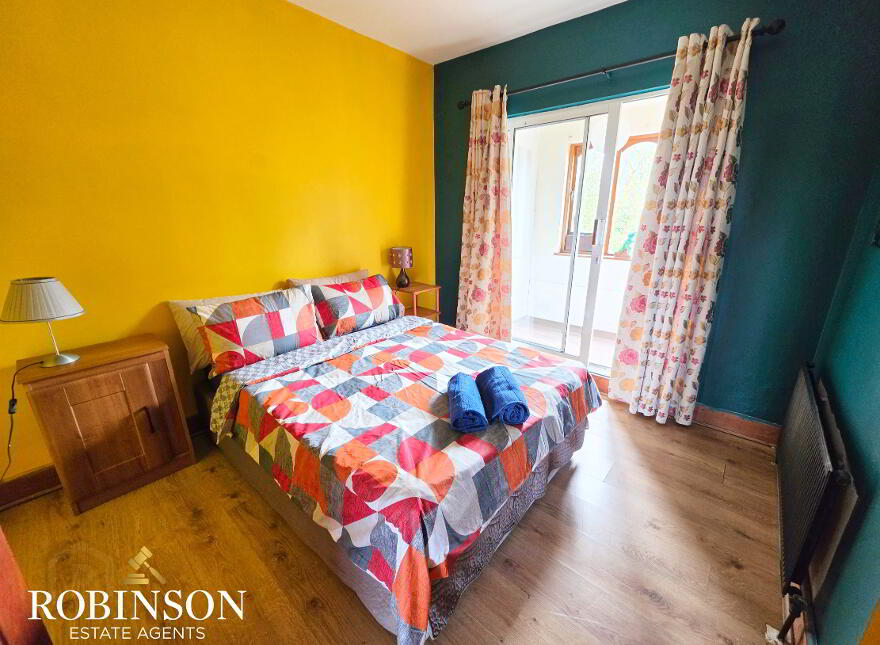 SUBSTANTIAL 5/6 BEDROOM COASTAL HOME, Ballyconnell, Falcarragh, F92X4V9