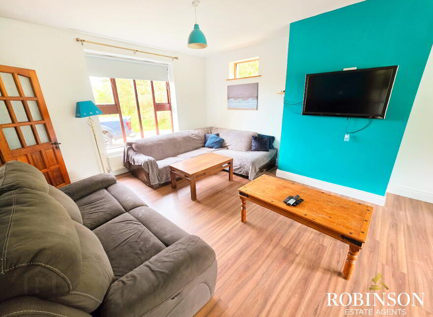SUBSTANTIAL 5/6 BEDROOM COASTAL HOME, Ballyconnell, Falcarragh, F92X4V9