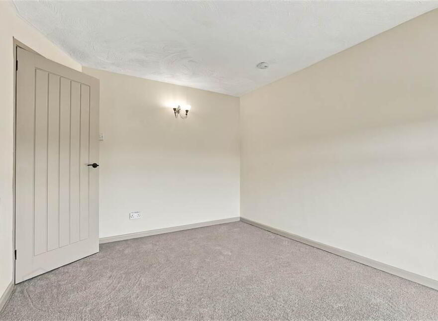 5 Mill Row, Broughshane, Ballymena, BT42 4JB