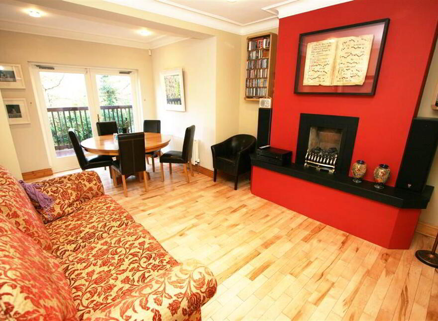 22 Sans Souci Park, Off Malone Road, Belfast, BT9 5BZ
