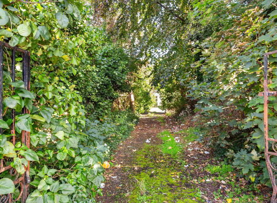 Manresa, Old Naas Road, Dublin 12, D12XR82