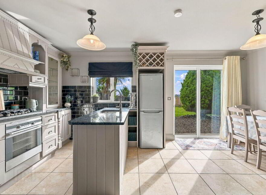 4 Fairfields Close, Adamstown, Y21PF76