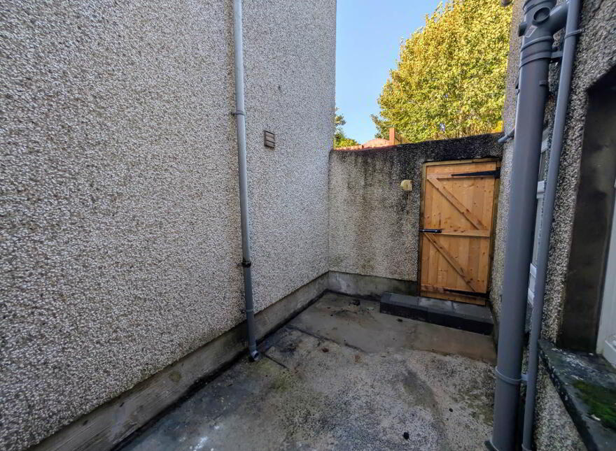 104 Old Glenarm Road, Larne, BT40 1NH