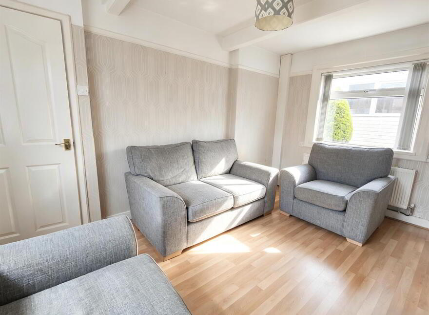 17 Seagrove Parade, Belfast, BT15 3NX