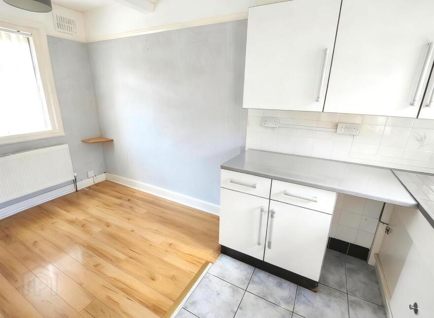 17 Seagrove Parade, Belfast, BT15 3NX