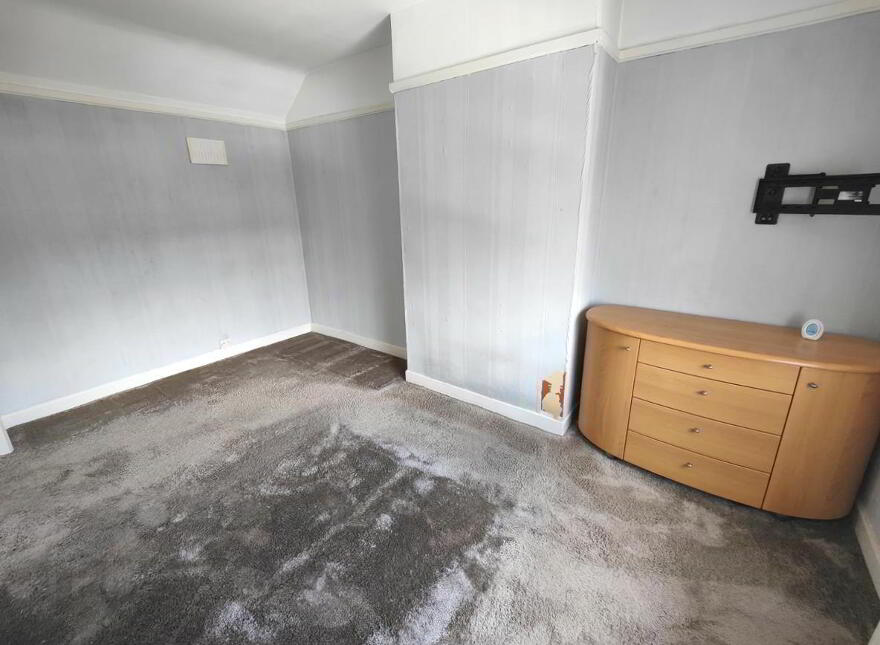17 Seagrove Parade, Belfast, BT15 3NX