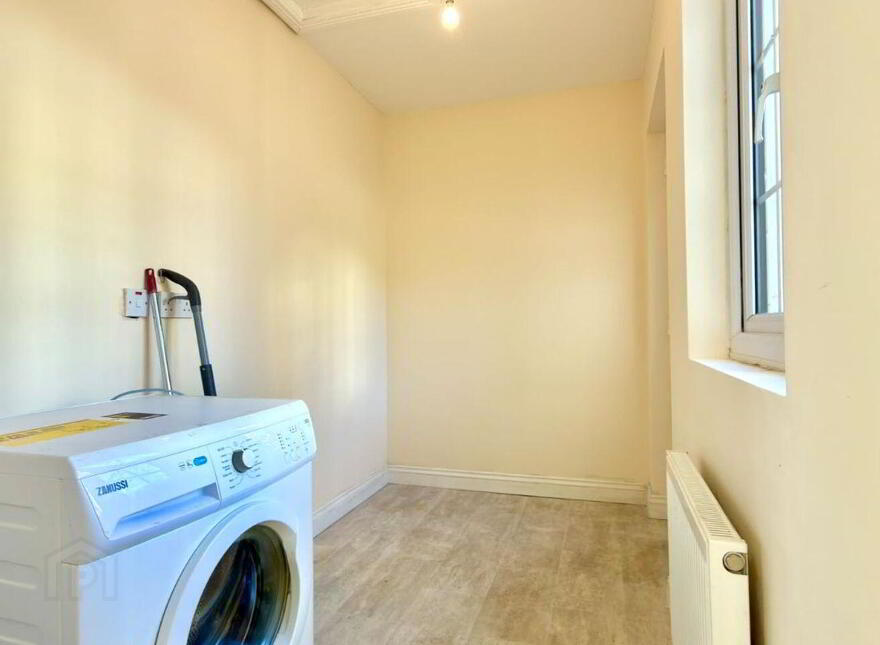17 Montree, Athlone, N37X268