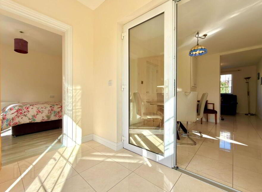 17 Montree, Athlone, N37X268