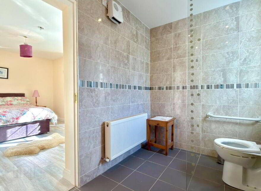 17 Montree, Athlone, N37X268