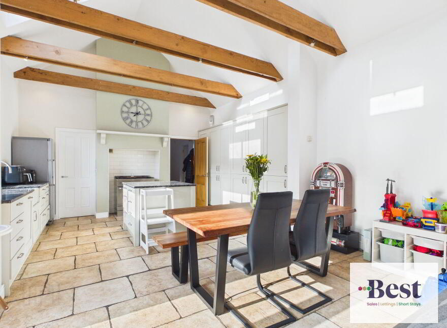1 Lodge Road, Larne, BT40 1AZ