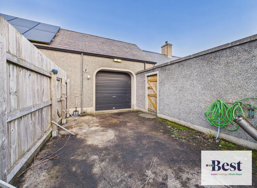 1 Lodge Road, Larne, BT40 1AZ