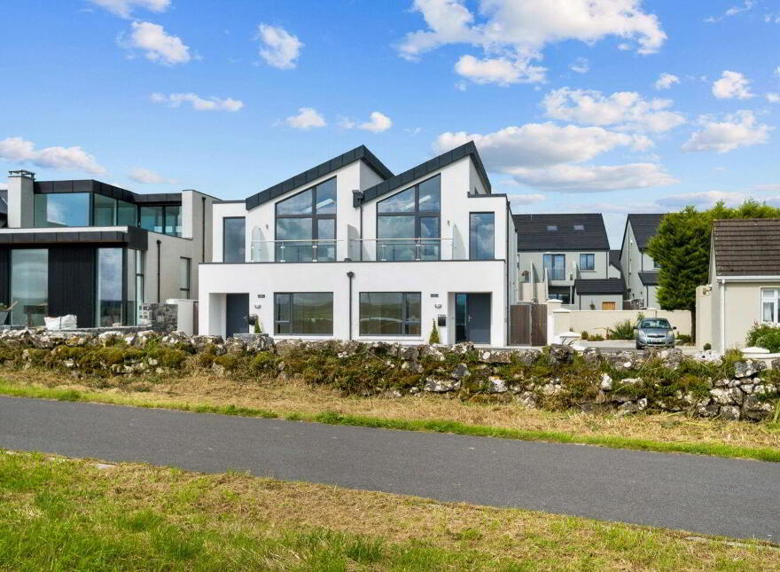 The Lookout, Gort Road, Loughrea, H62TN50