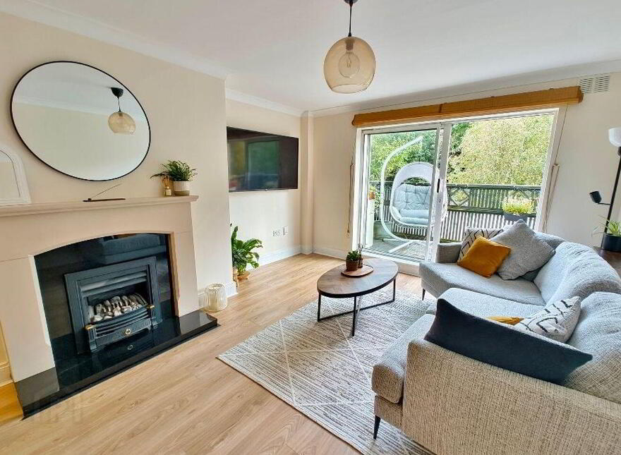 Apartment 4 Broomfield Hall, Shankill, Shankill, D18X590