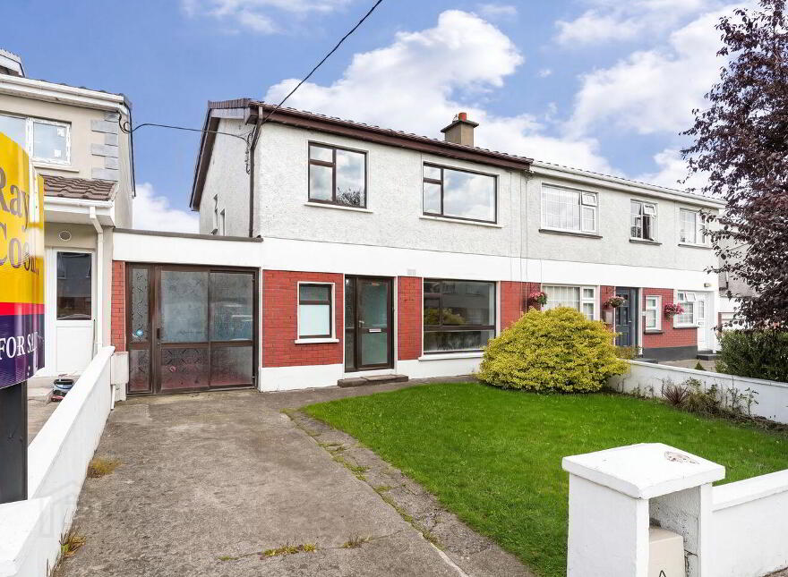 153 Moorefield Park, Newbridge