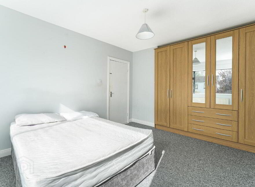 153 Moorefield Park, Newbridge