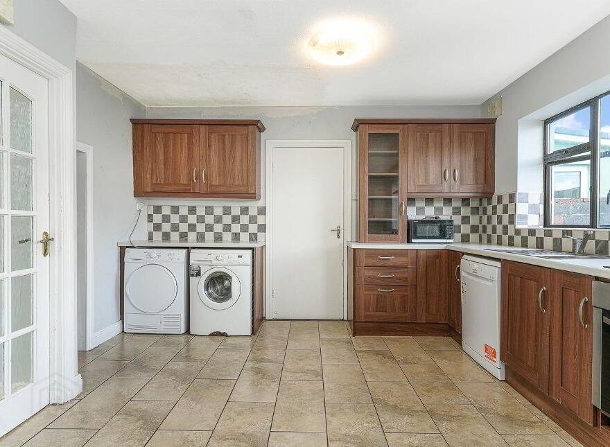 153 Moorefield Park, Newbridge