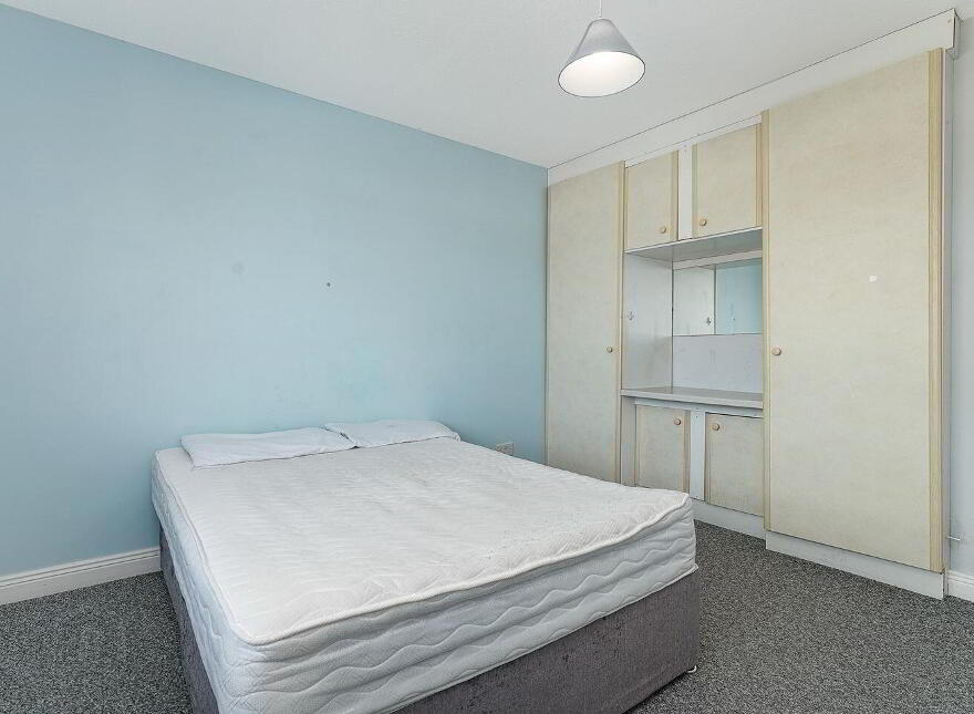 153 Moorefield Park, Newbridge