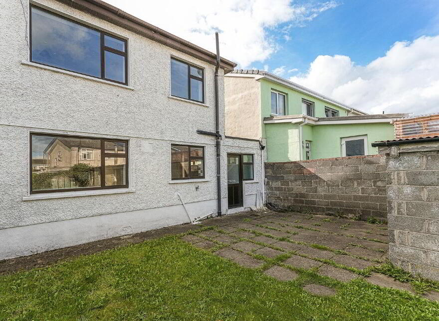 153 Moorefield Park, Newbridge